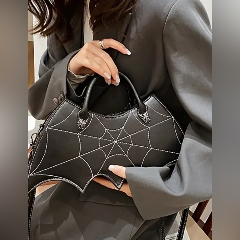 BATWING SPIDERWEB SHOULDER BAG - Picture 6 of 8